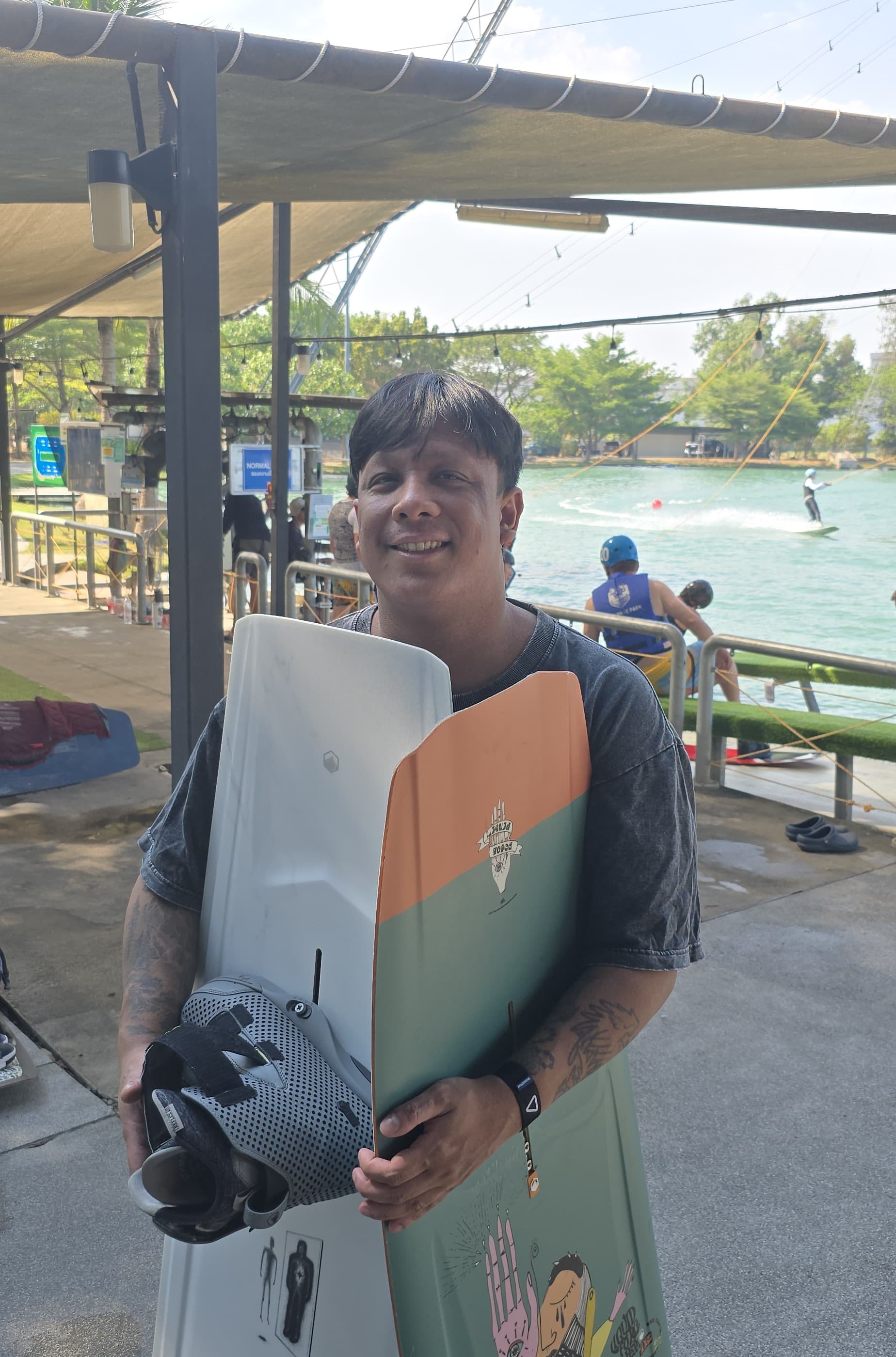 Peer Loaharanu holding his Liquid Force Grail at Thai Wake Park
